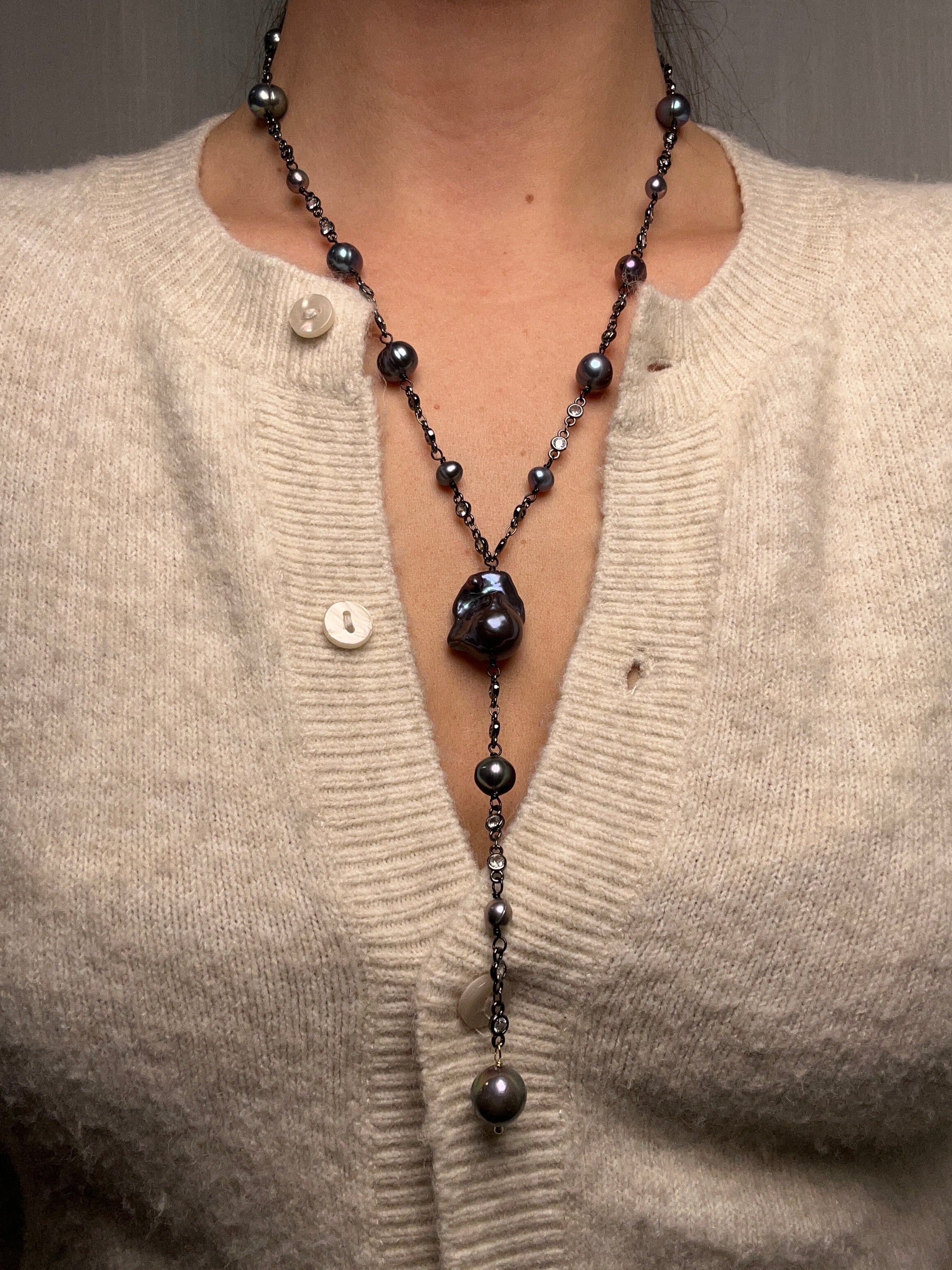 Peacock Pearl Lariat