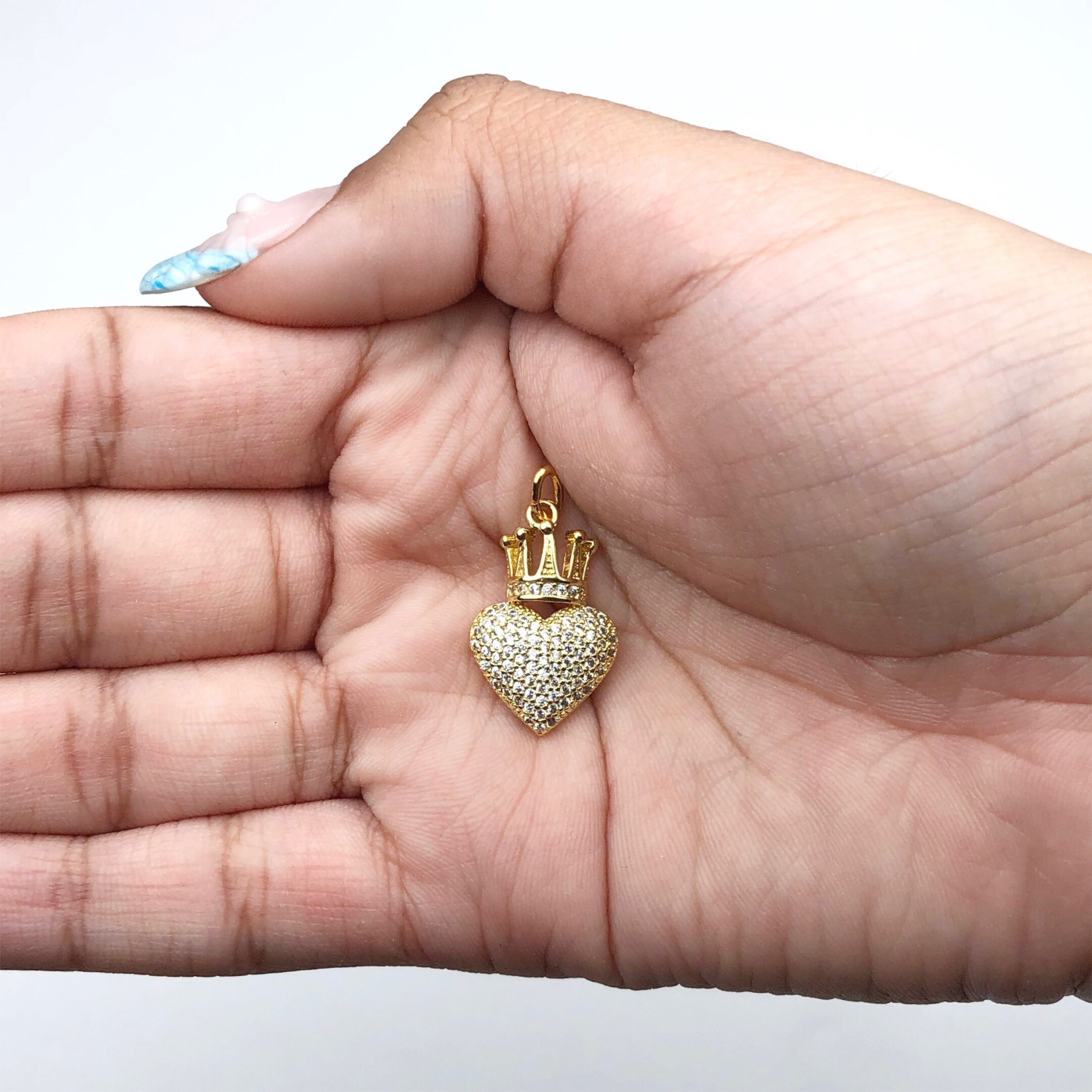 Pavé Queen of Hearts Pendant