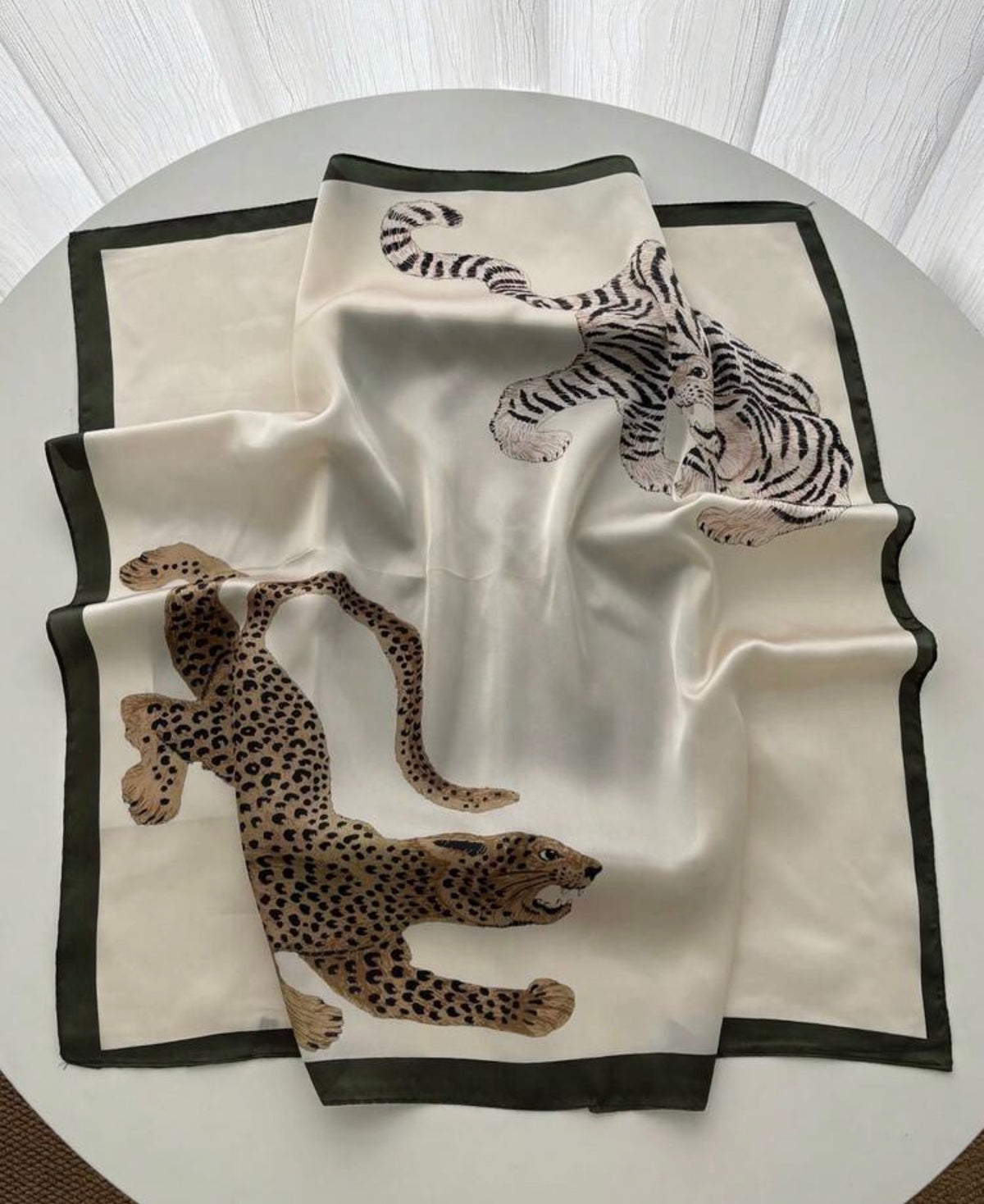 Wild Instinct Bianco Petite Foulard