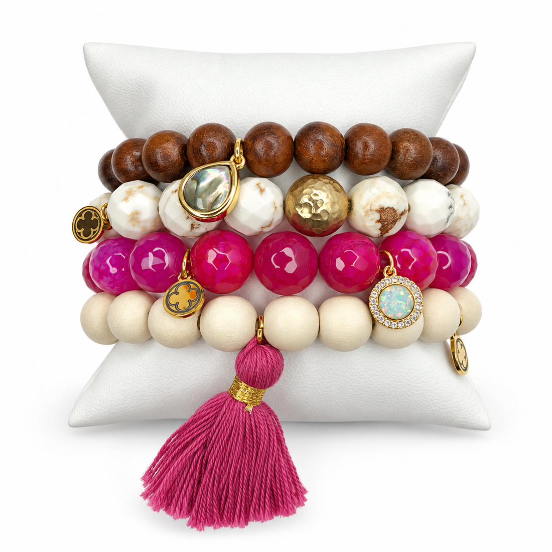 Santa Cruz Armparty on white studio background