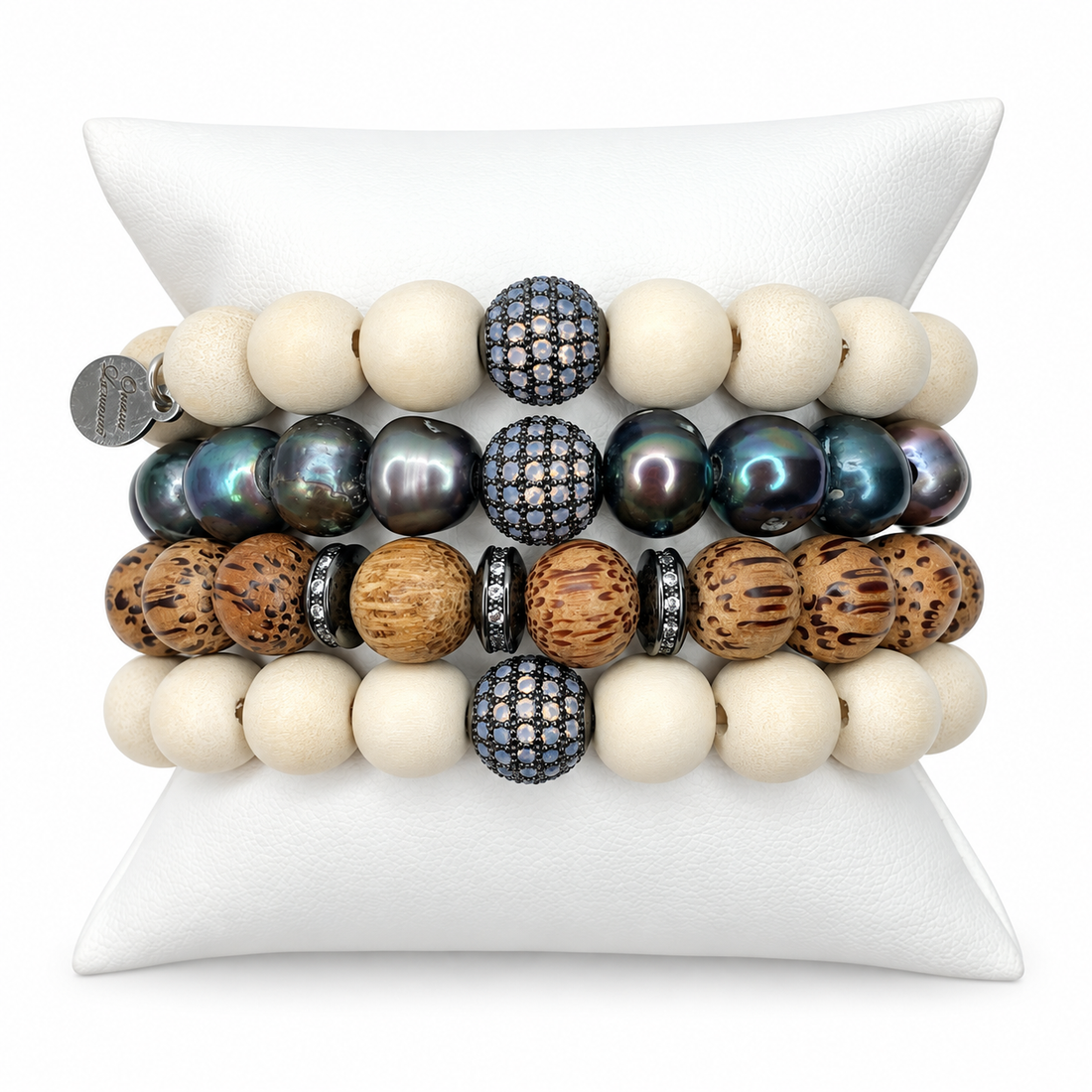 Malibu Armparty on white studio background