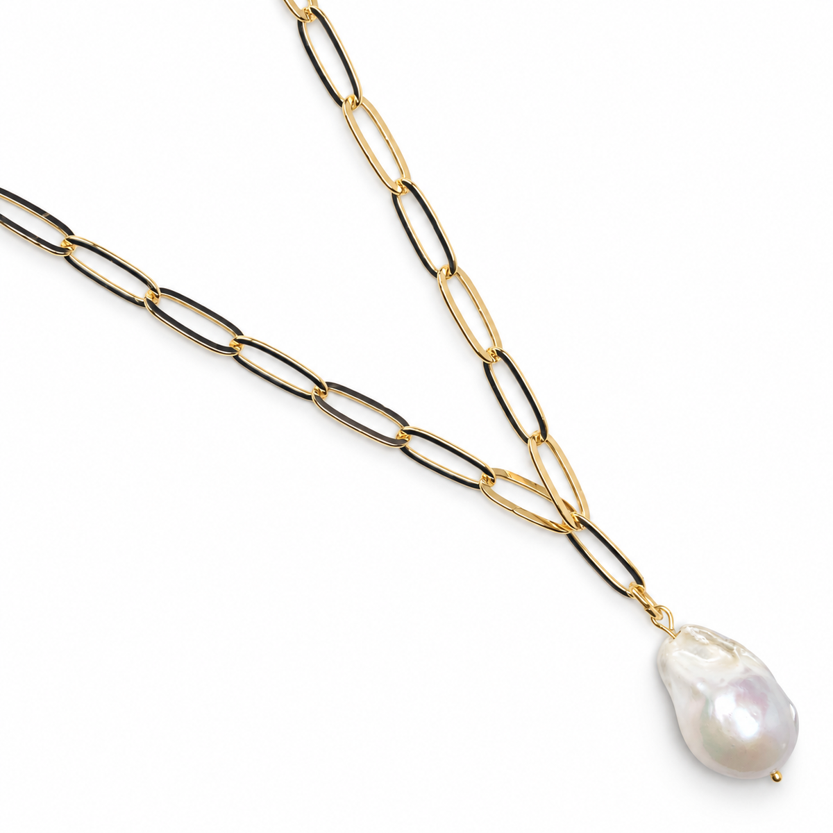 Baroque Pearl Drop Necklace studio photo