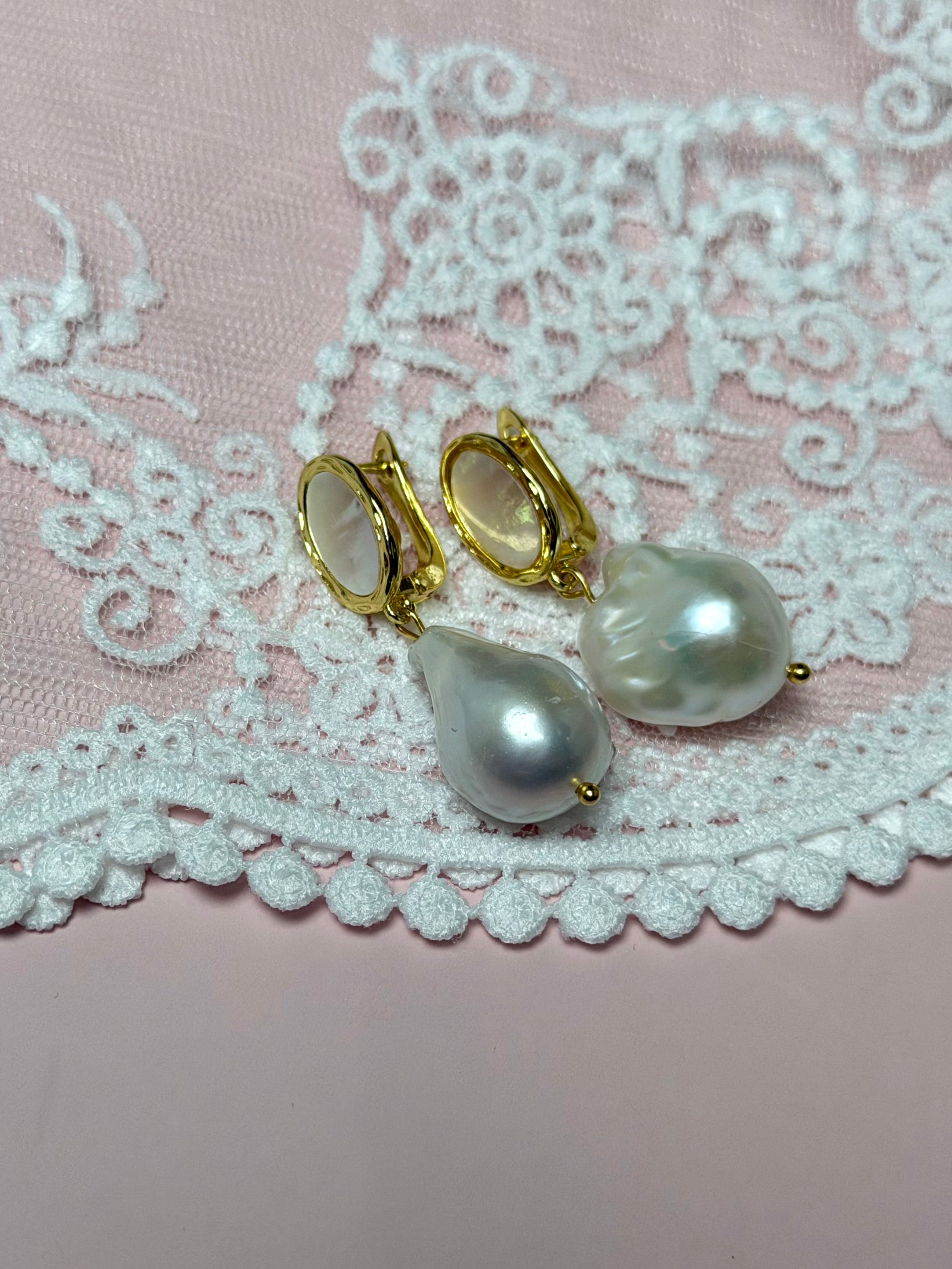 Molten Mother of Pearl with Gold Baroque Pearl Earring – Oriana