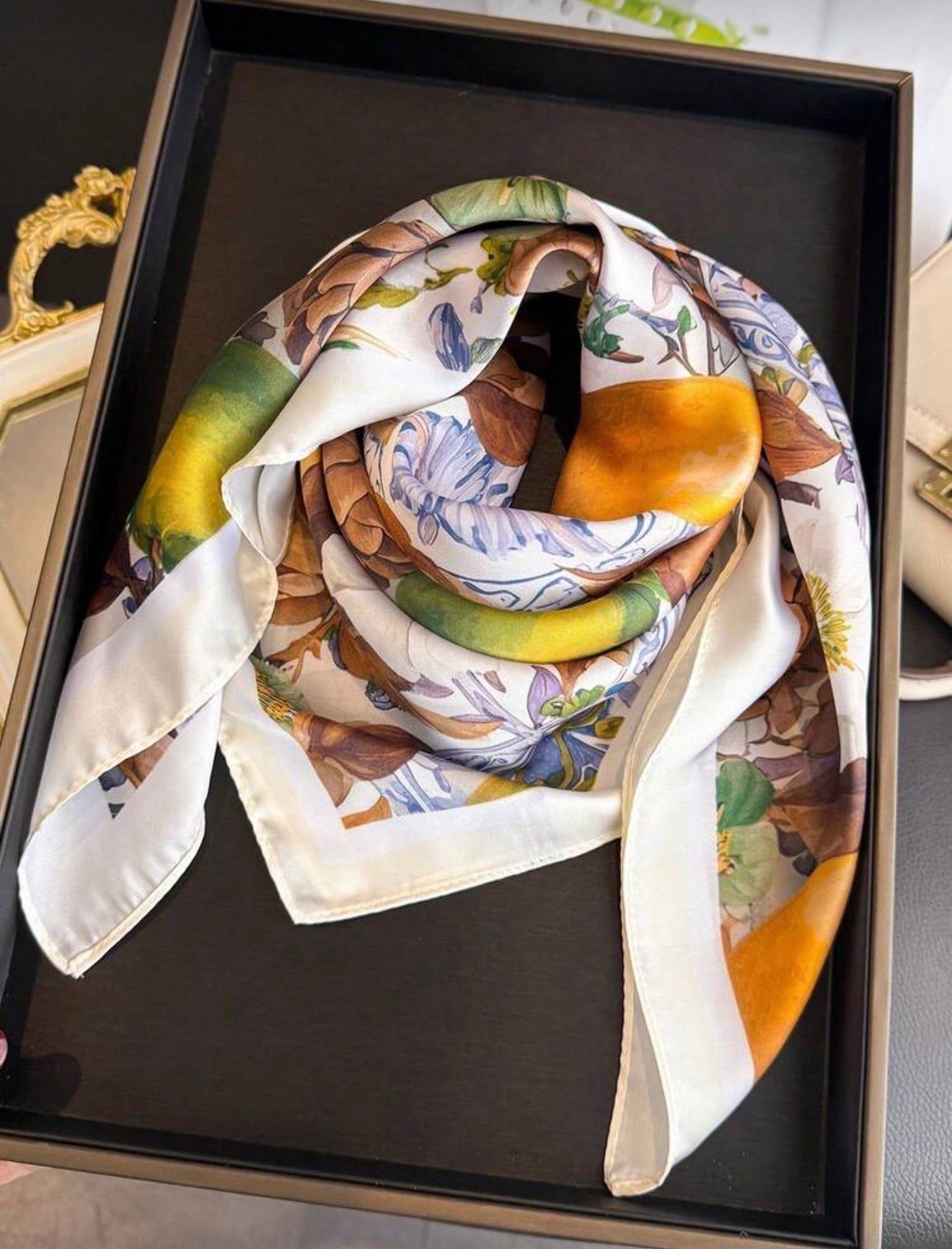 Foulard - Oriana Lamarca LLC