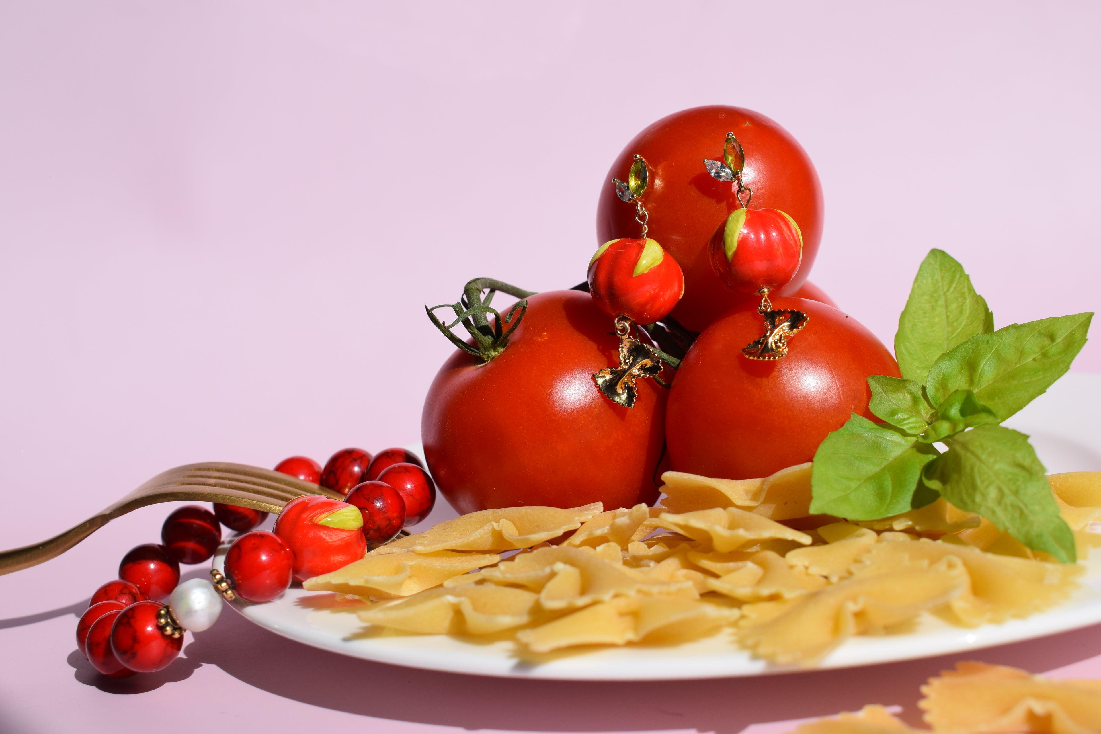 Red Howlite with Handpainted Ceramic Tomato