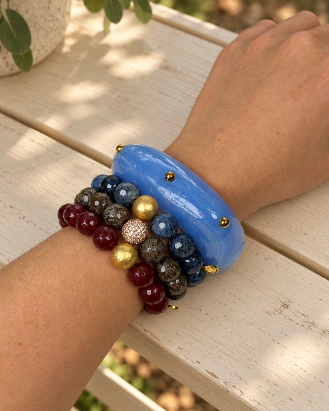 Hello Merlot Armparty