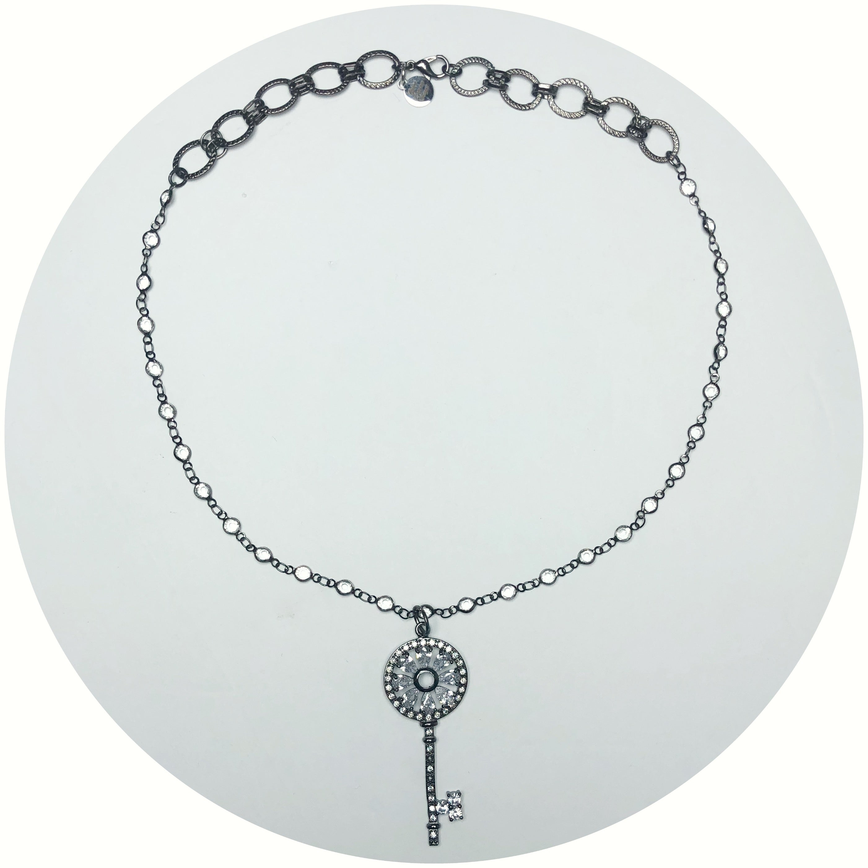 Gunmetal Crystalized Chain with Pavé Gunmetal Mystic Key