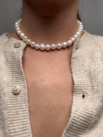 Perla Grande Freshwater Pearl Necklace