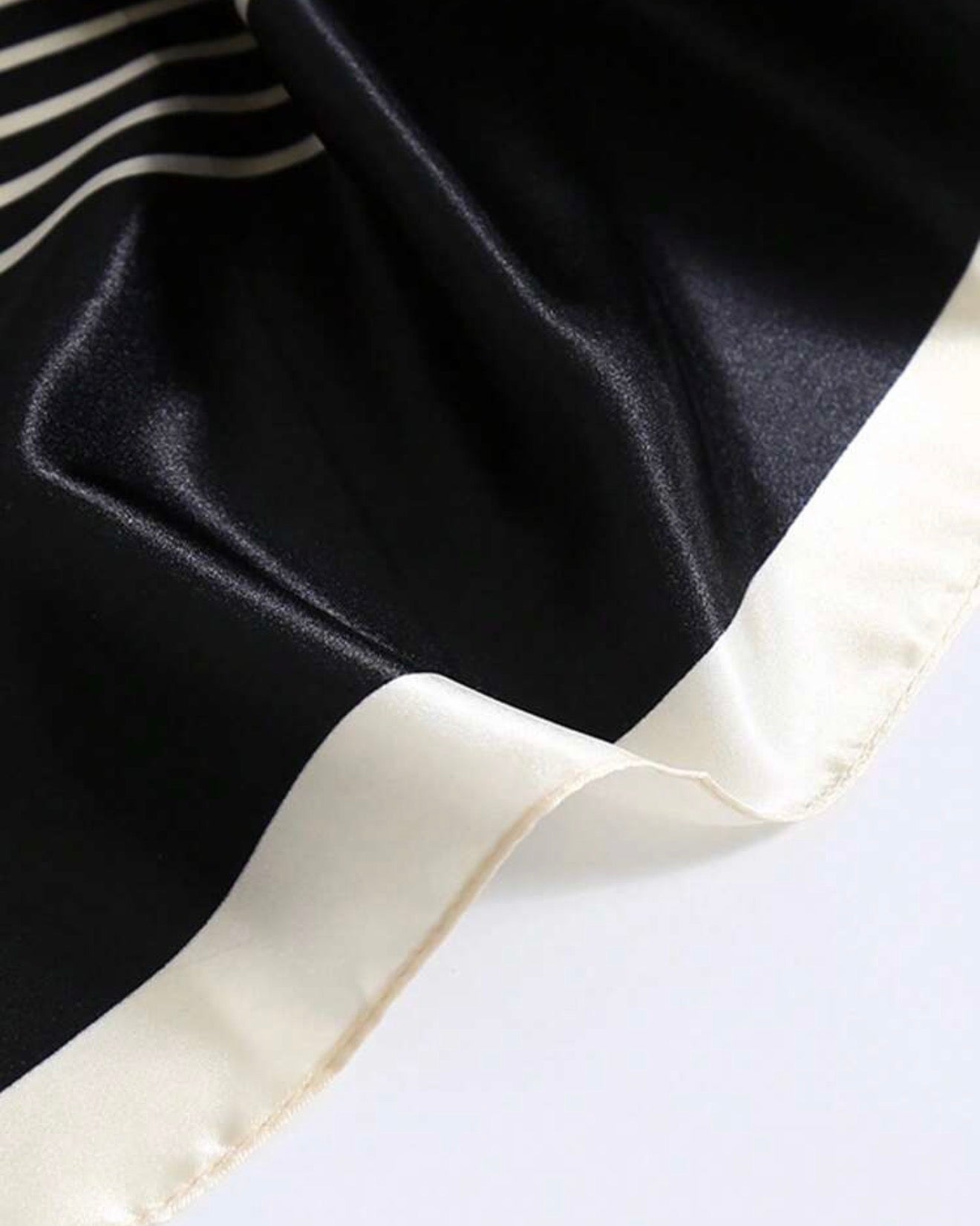 Black Geo Medium Foulard