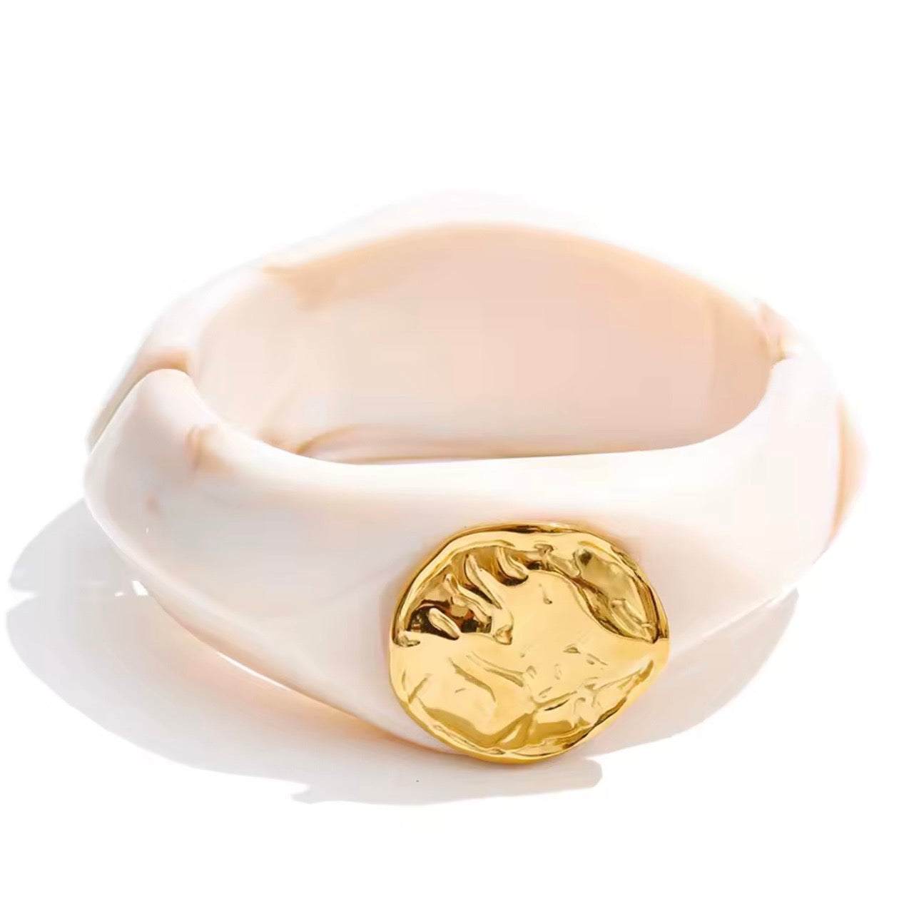 Giada Beige Hinged Bangle
