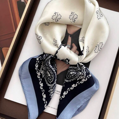 Midnight Cream Petite Foulard