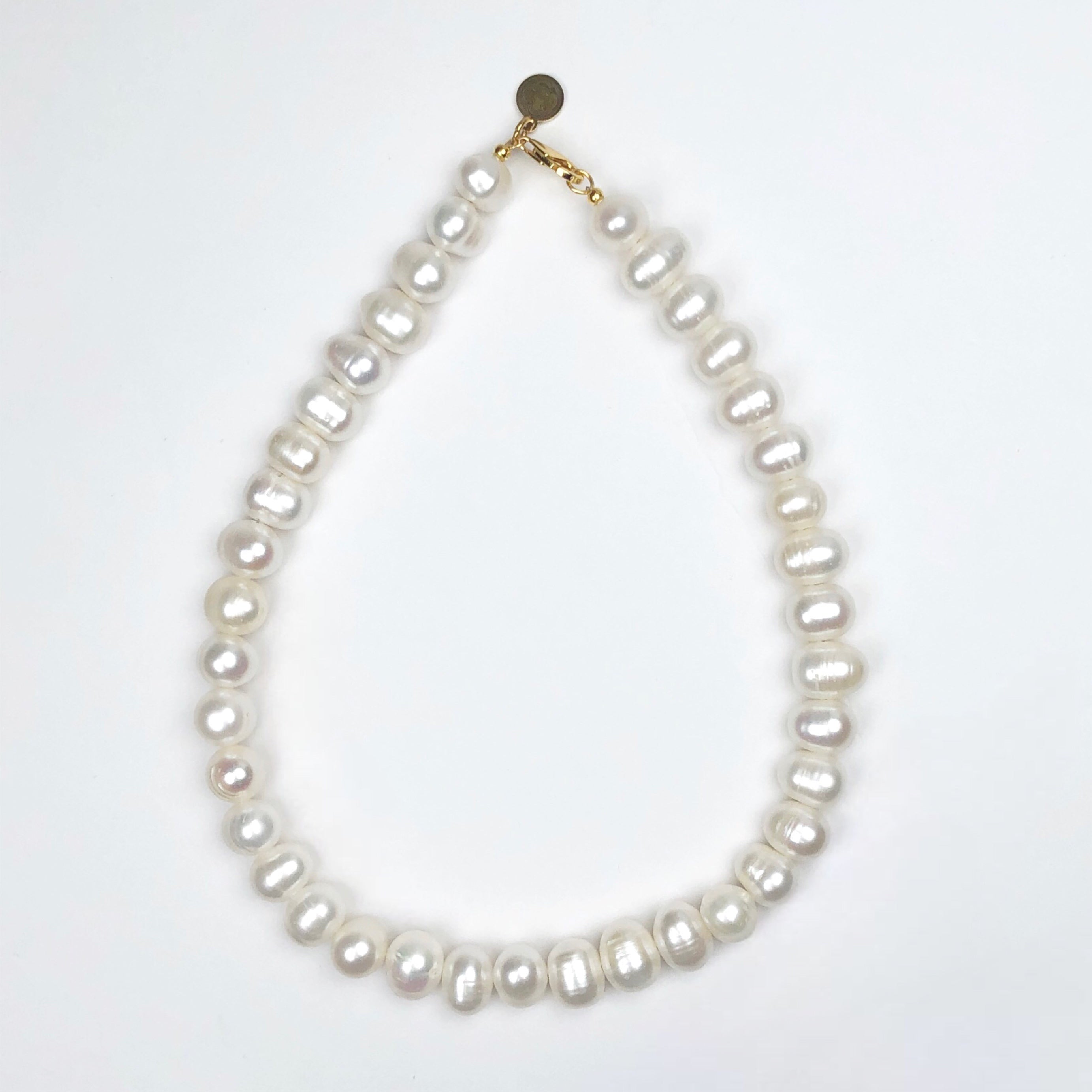 Perla Grande Freshwater Pearl Necklace