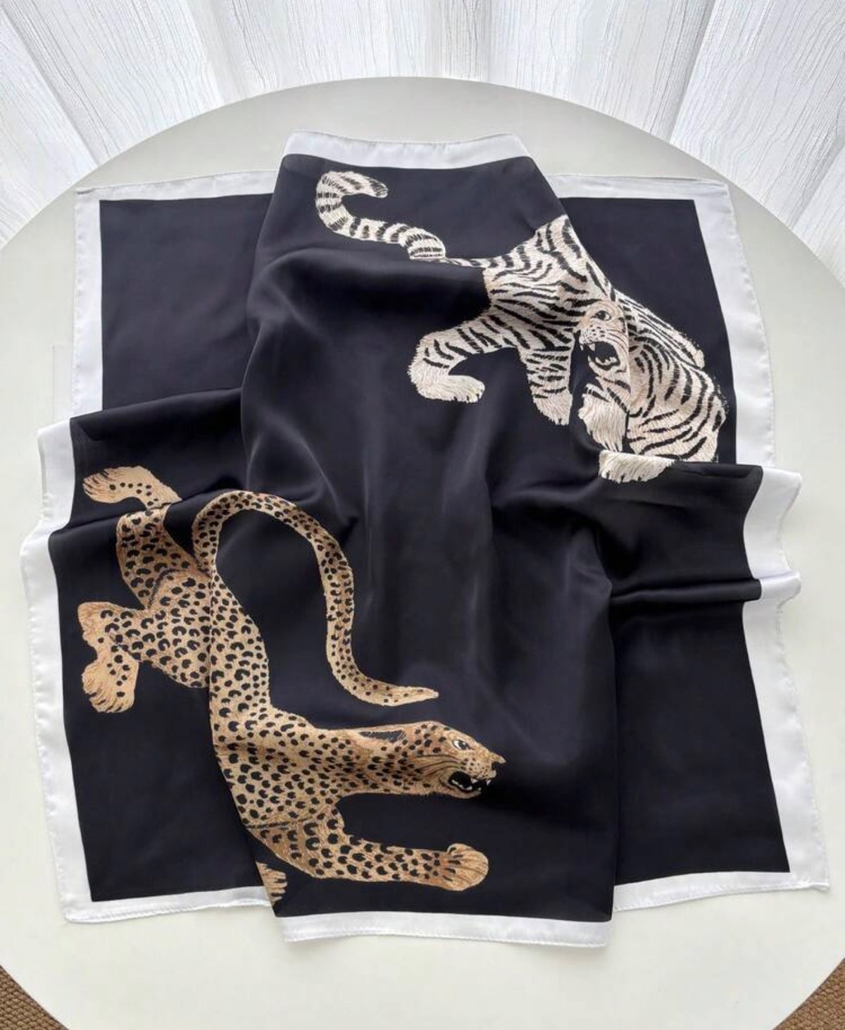 Wild Instinct Nero Petite Foulard