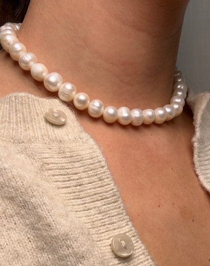 Perla Grande Freshwater Pearl Necklace