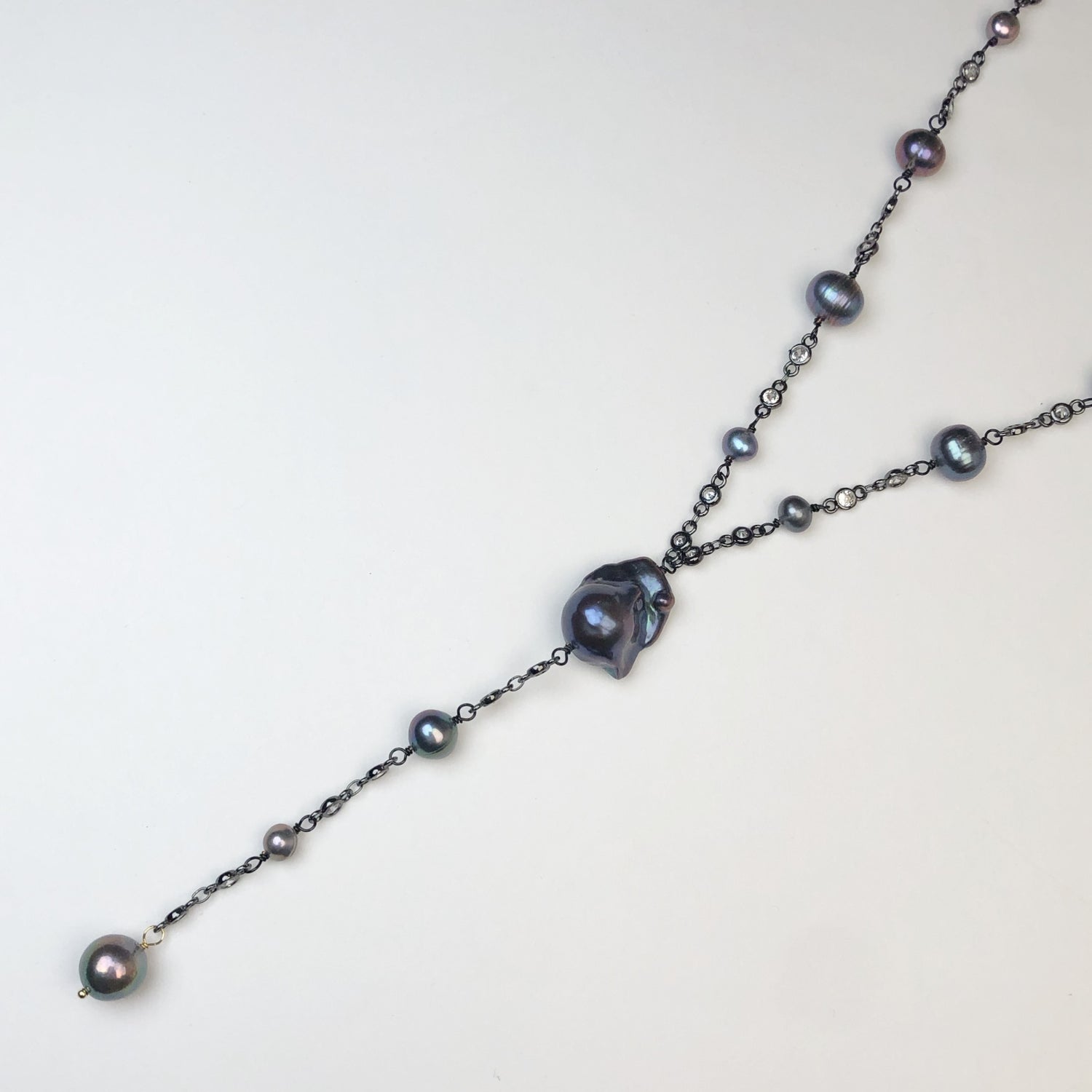 Peacock Pearl Lariat