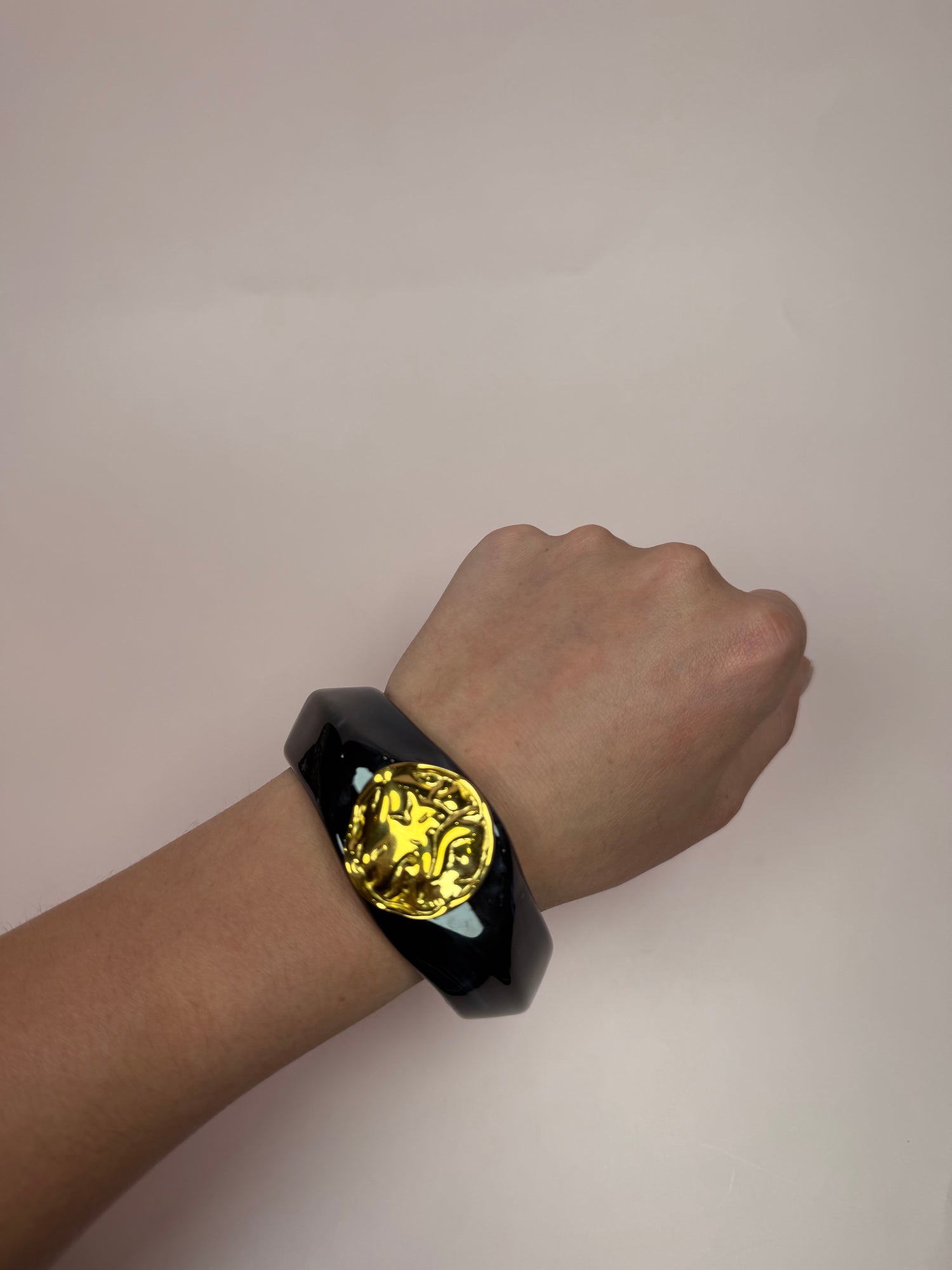 Giada Black Hinged Bangle