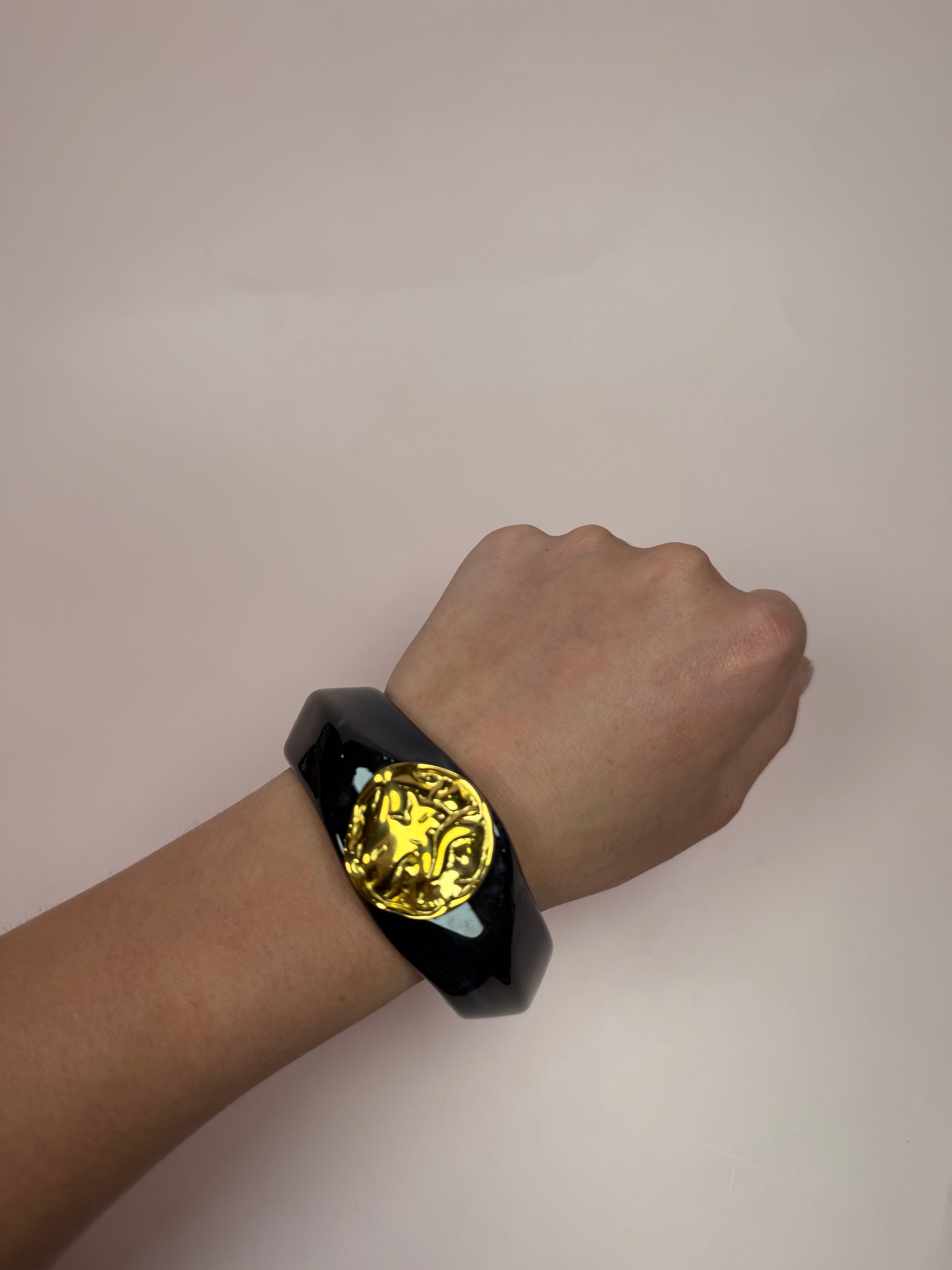 Giada Black Hinged Bangle
