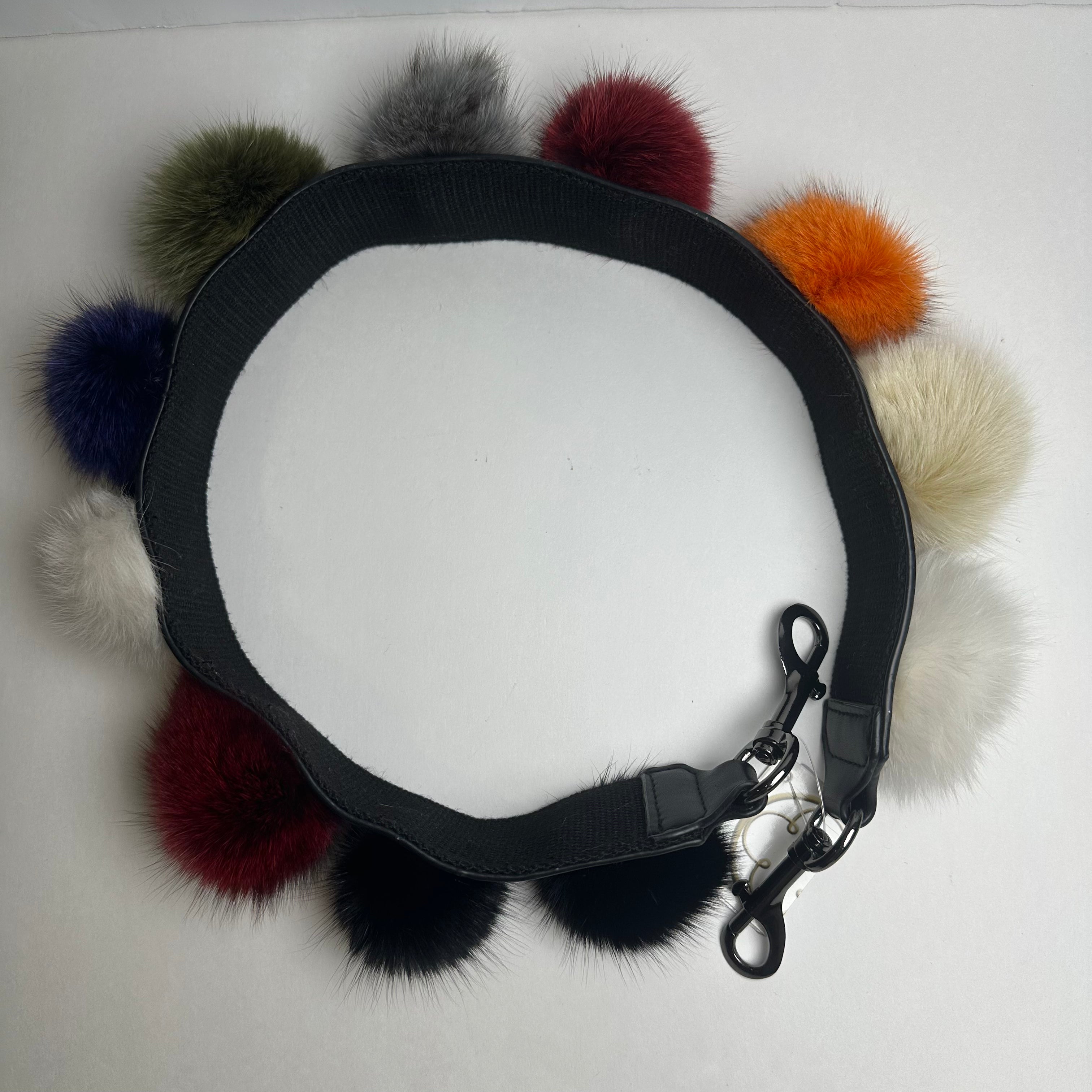 Rabbit Fur Pom Pom Bag stap