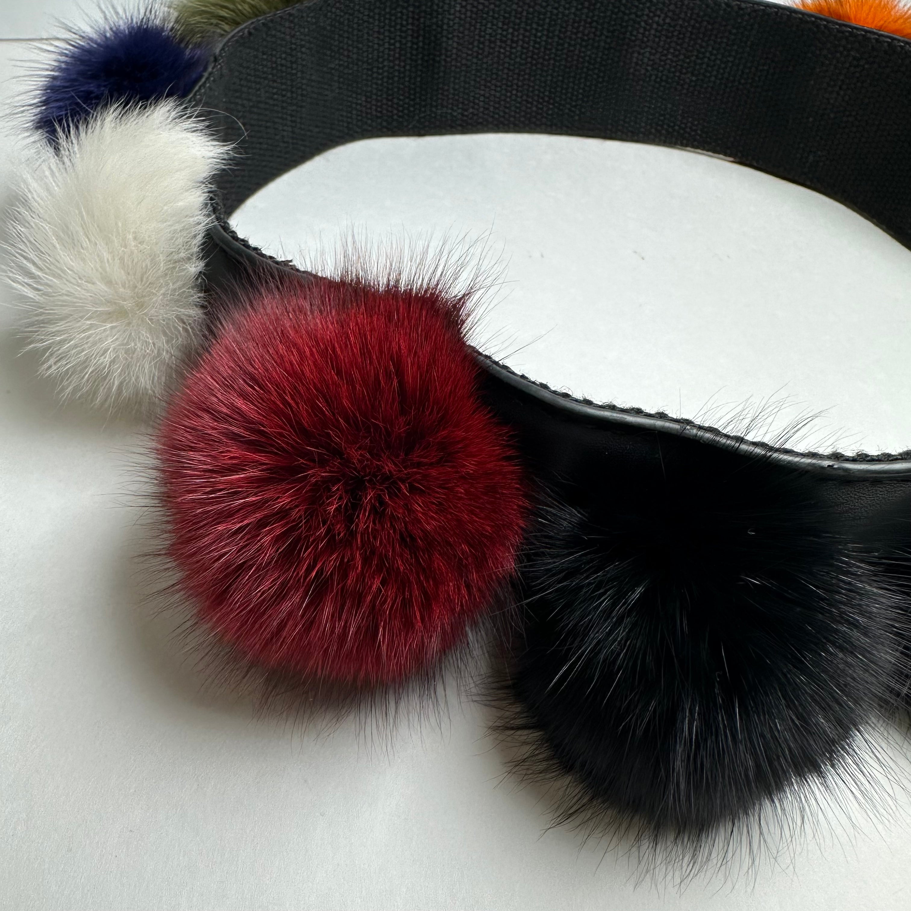 Rabbit Fur Pom Pom Bag stap