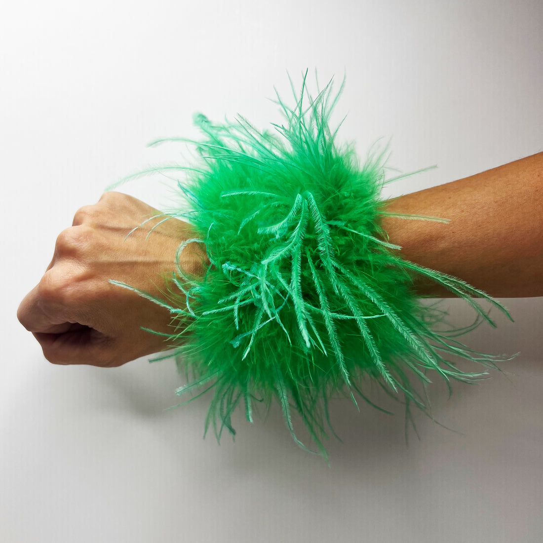 Women Ostrich Fur Cuffs Slap Band Ostrich Feather Bracelets Ring Wrist –  Jancoco Max Official Store