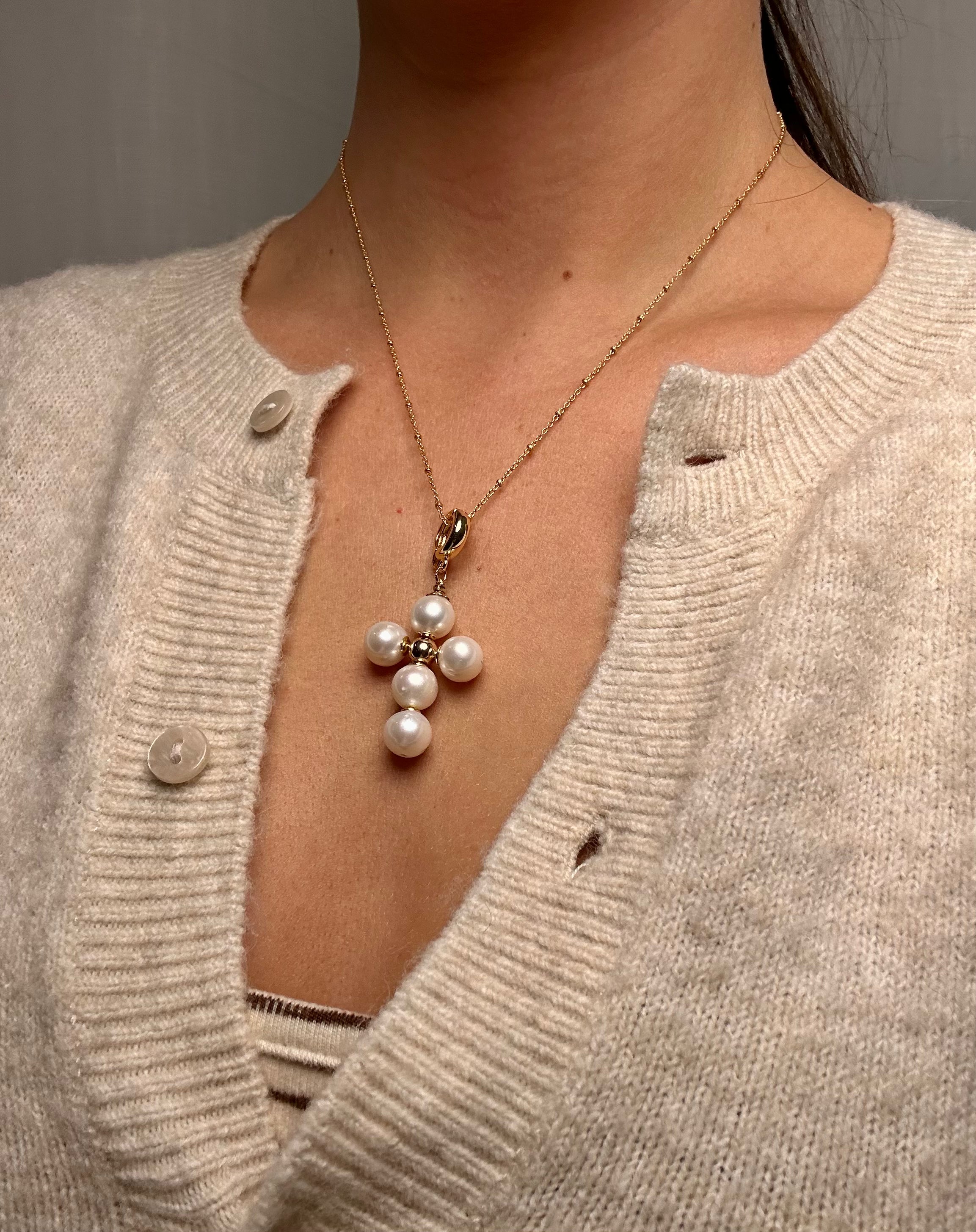 Perla Grande Freshwater Pearl Handmade Cross Necklace