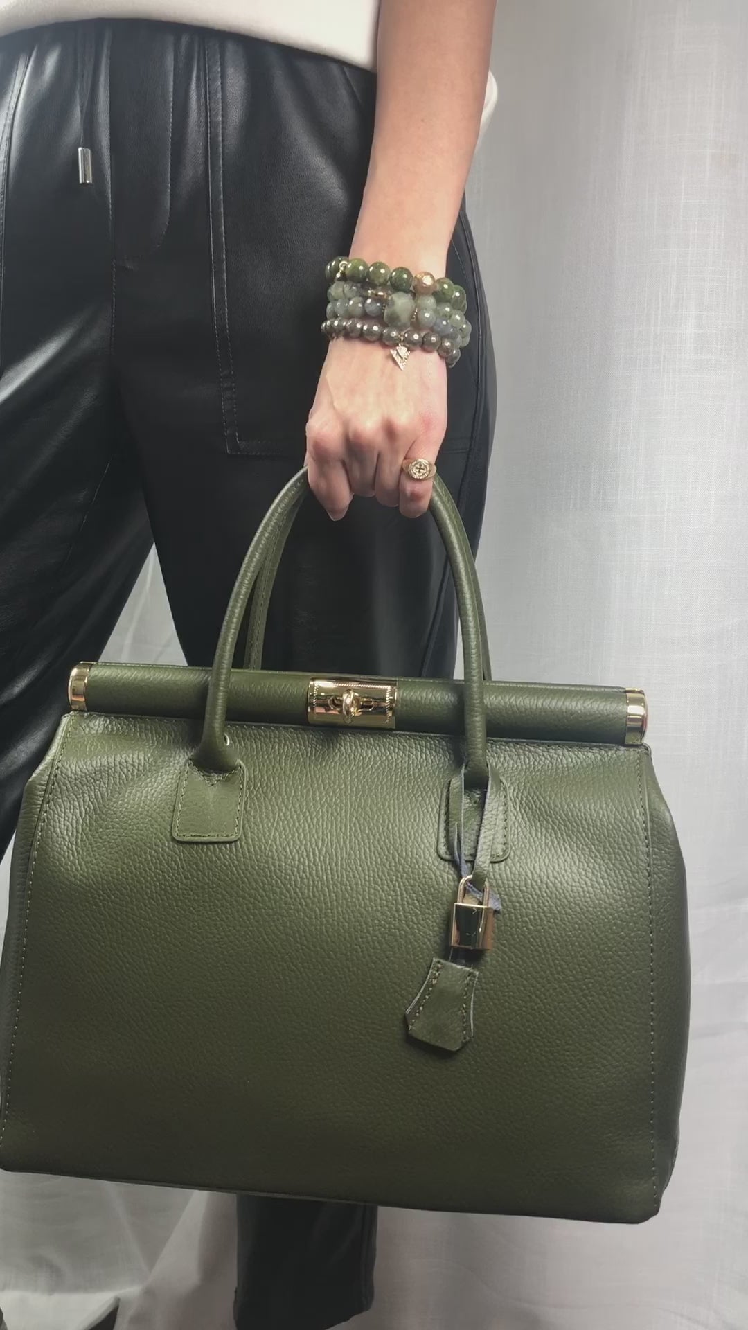 O*様 未着用　Pistachio green nappa leather ja Caterina Olive Green Leather Handbag – Oriana Lamarca Designs