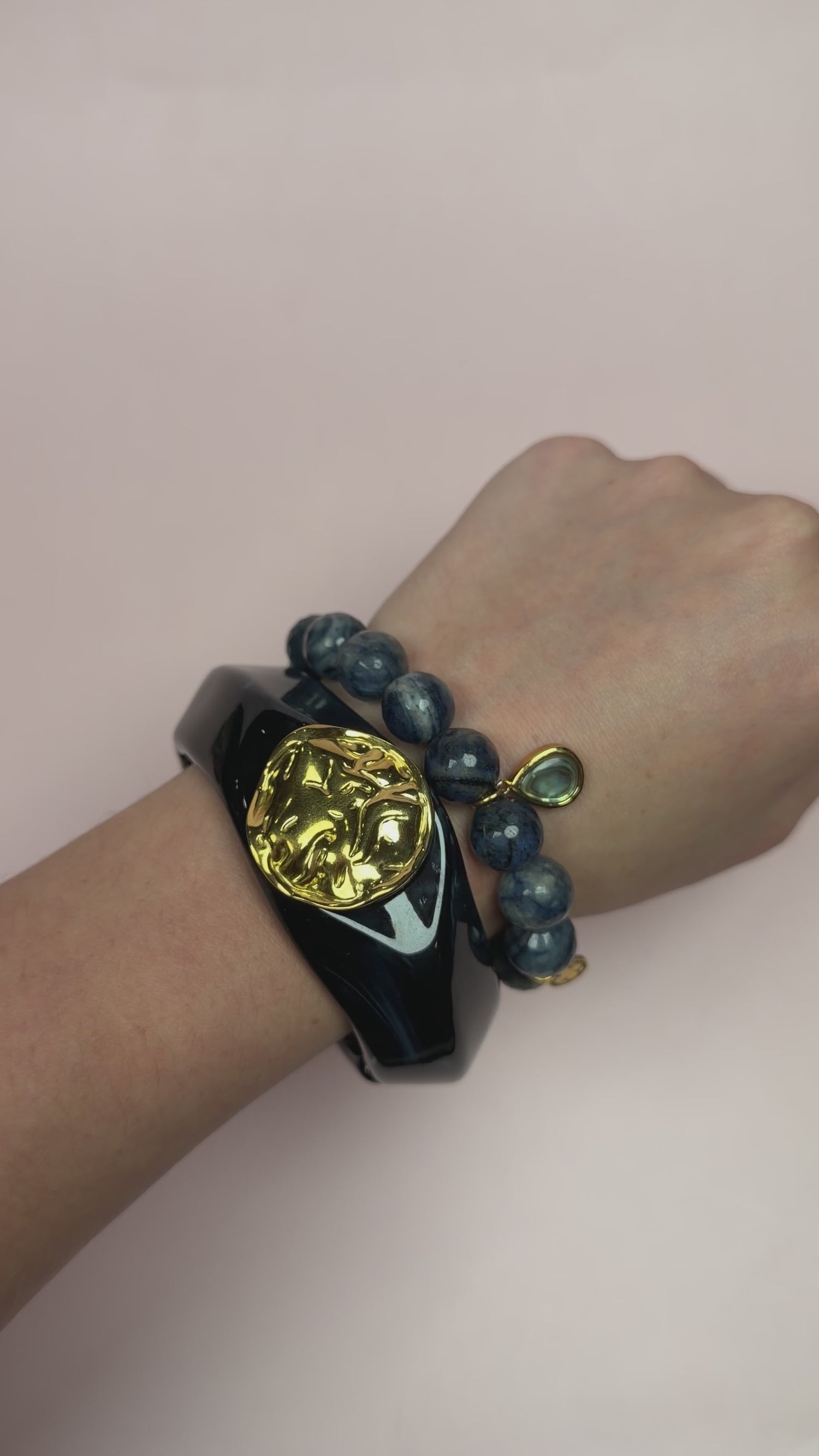 Giada Black Hinged Bangle