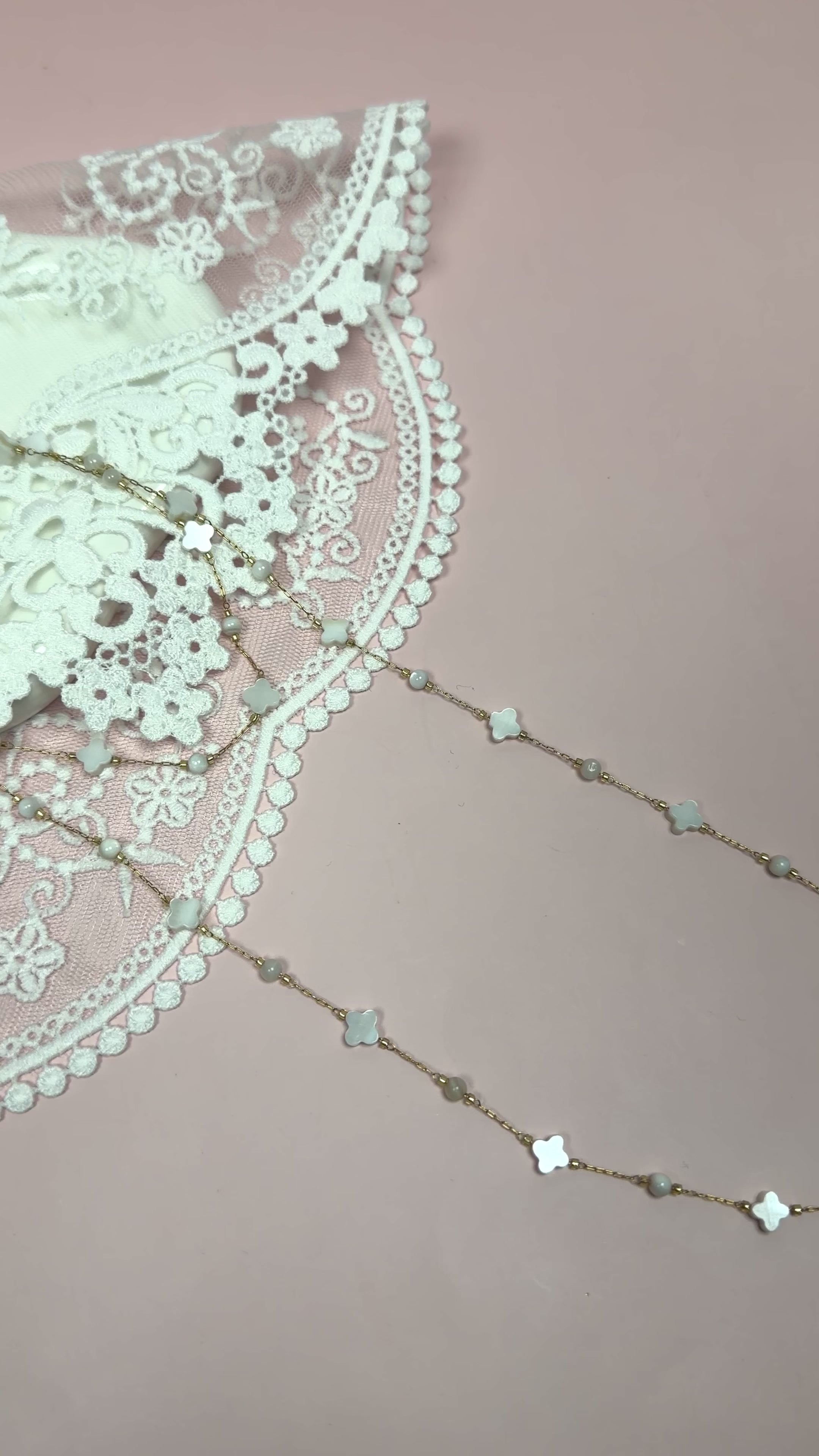 Mother of Pearl Clover Lariat